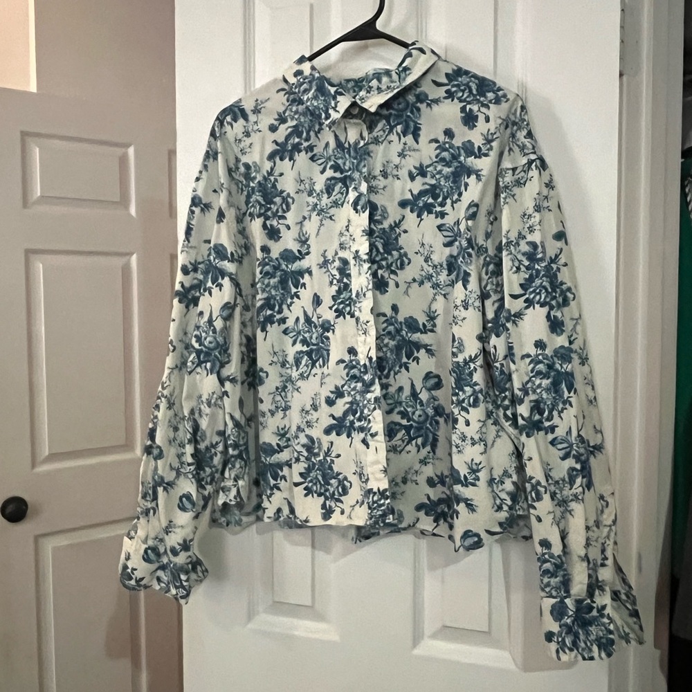 GAP White and Blue Long Sleeve Peter Pan Collar Shirt